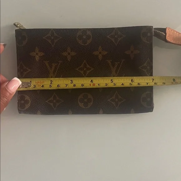 Louis Vuitton Brown and Gold Monogram clutch - Picture 2 of 3